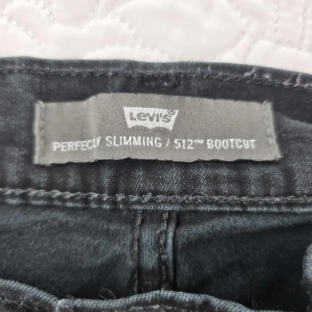 Levi's 512 PerfectlLevi’s 512 Perfectly Slimming Bootcut Jeans Dark Wash size 16 - Picture 3 of 8